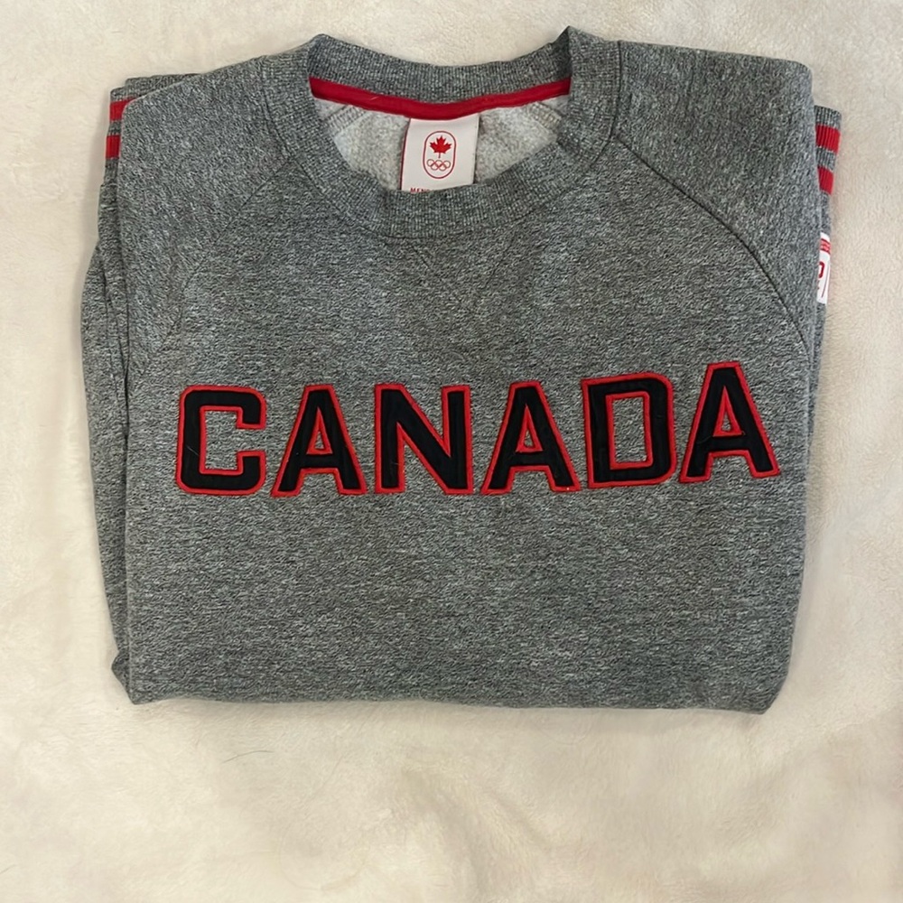 2 for $40🩷 Team Canada Crew neck